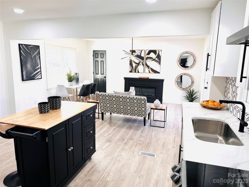 Property image 4 at 226 Vickery Drive, Charlotte, NC 28215