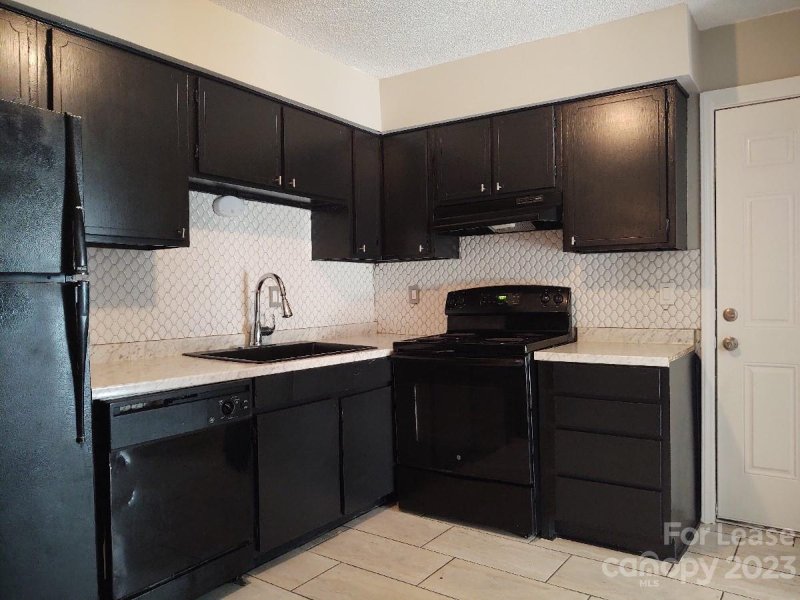 Property image 2 at 2001 Stoney Point Lane, Charlotte, NC 28210