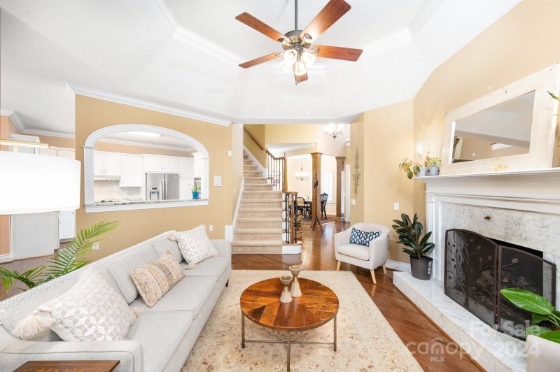 Property image 4 at 38 Tiverton Lane, Asheville, NC 28803