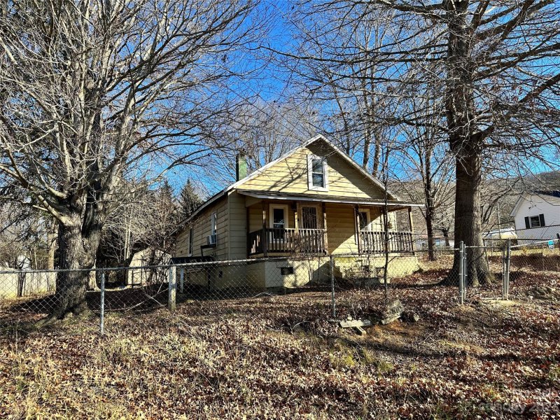 Property image 2 at 125 Fountain Way, Swannanoa, NC 28778