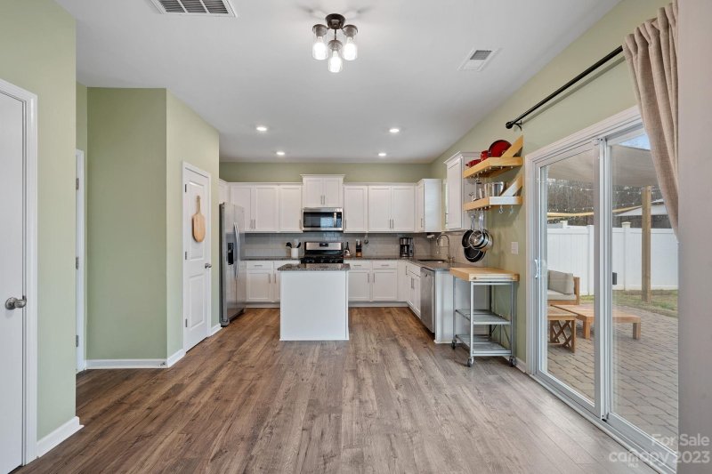 Property image 3 at 6923 Pennyroyal Way, Charlotte, NC 28216