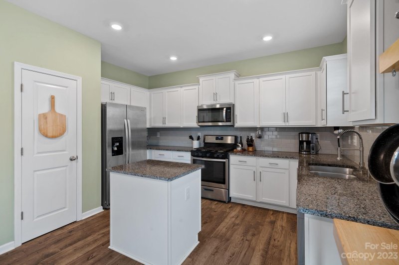 Property image 5 at 6923 Pennyroyal Way, Charlotte, NC 28216