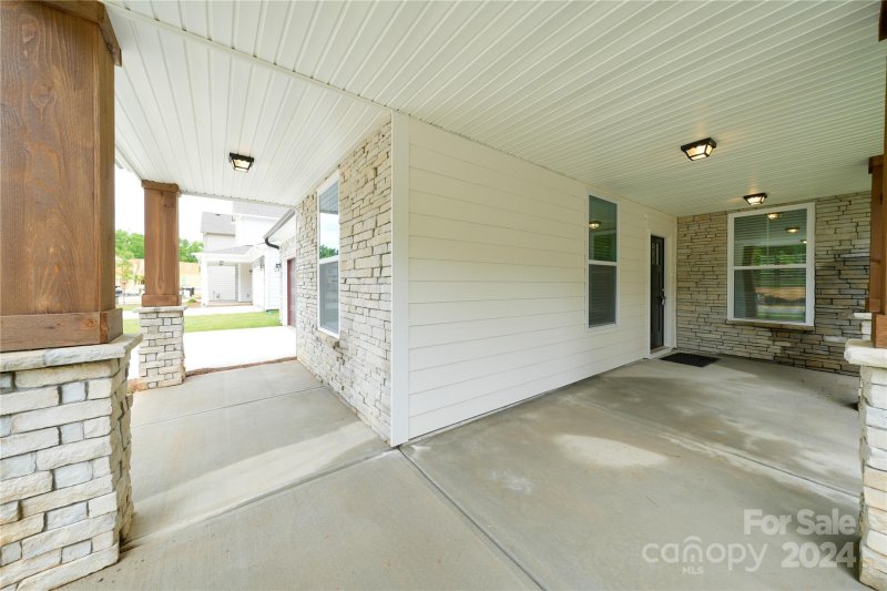 Property image 3 at 1712 Coral Bark Lane, Charlotte, NC 28216