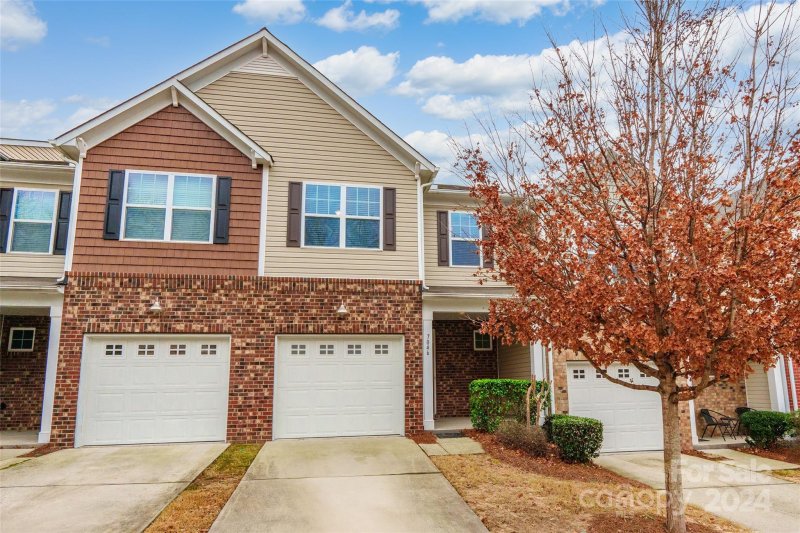 7046 Woodsbay Lane