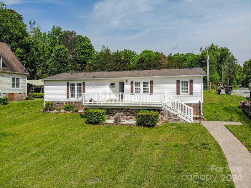 Property image 5 at 7178 Executive Circle, Denver, NC 28037