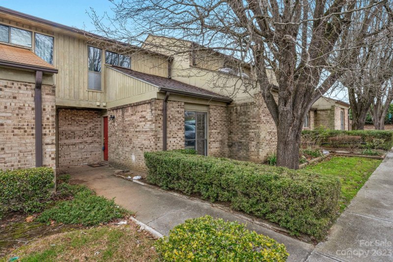 Property image 2 at 7922 Charter Oak Lane, Charlotte, NC 28226