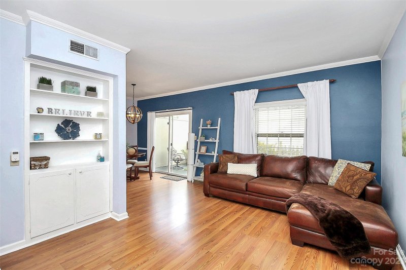 Property image 3 at 5947 Quail Hollow Road, Charlotte, NC 28210