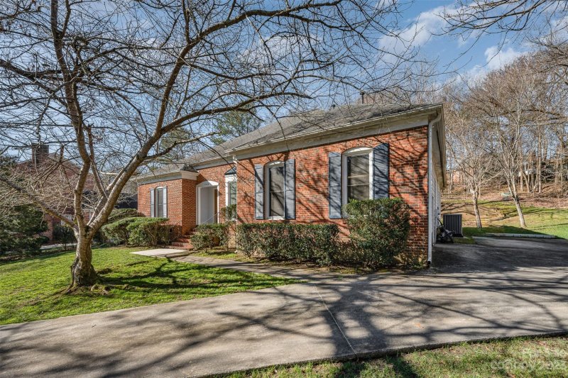 Property image 2 at 9304 Elverson Drive, Charlotte, NC 28277