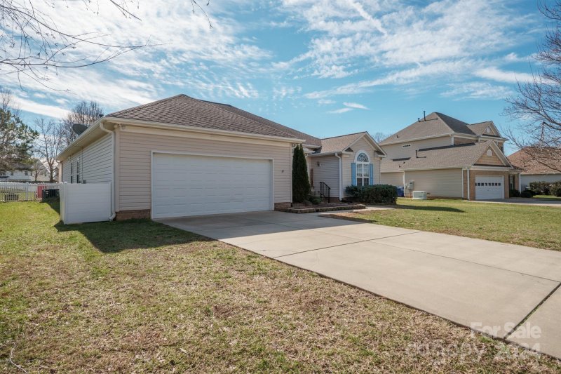 Property image 3 at 7558 Woodcrest Drive, Stanley, NC 28164