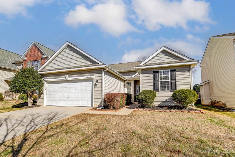 Property image 3 at 17550 Westmill Lane, Charlotte, NC 28277