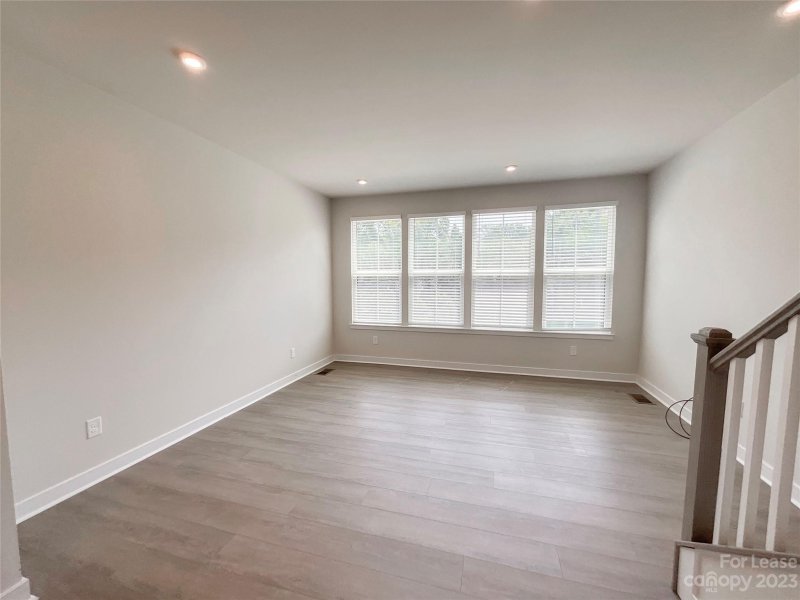 Property image 4 at 944 Broad River Lane, Charlotte, NC 28211