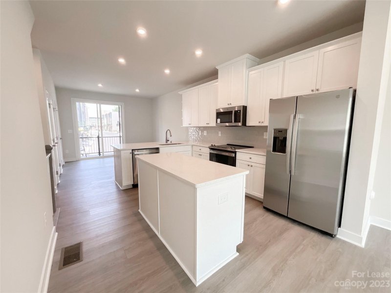 Property image 5 at 944 Broad River Lane, Charlotte, NC 28211