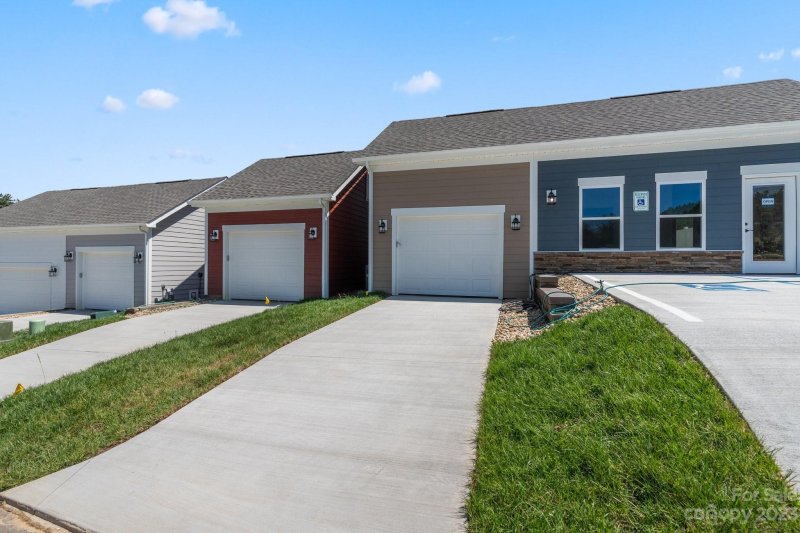 Property image 5 at 72 Walnut Springs Drive, Asheville, NC 28804