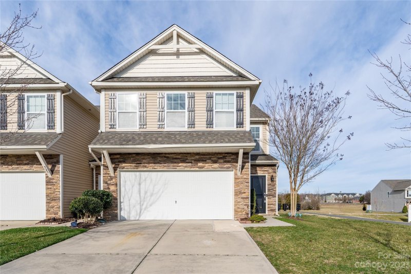 925 Summerlake Drive