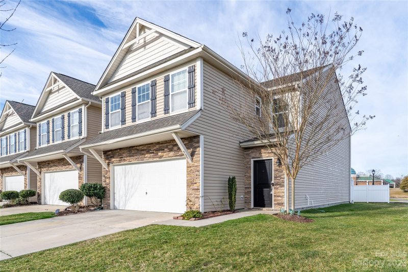 Property image 2 at 925 Summerlake Drive, Fort Mill, SC 29715