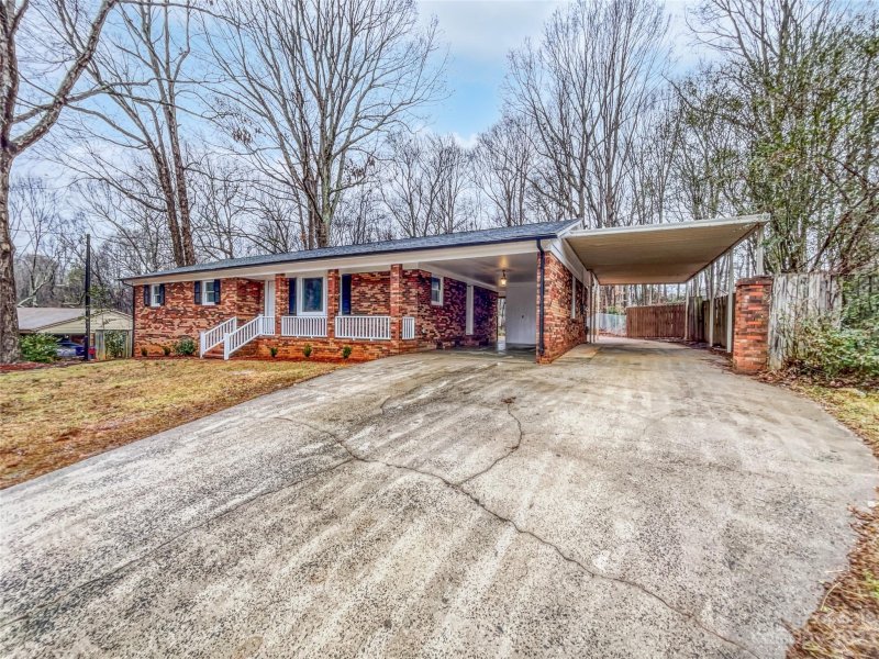 Property image 4 at 140 Greendale Drive, Mount Holly, NC 28120