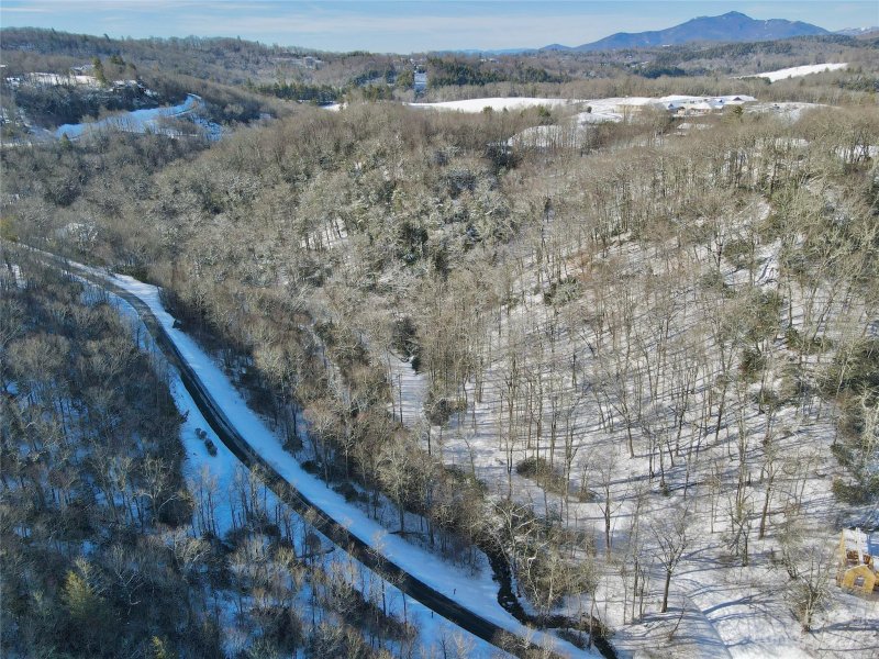 Property image 5 of 104 Gray Cliffs Way in Firethorn, Blowing Rock, NC 28605