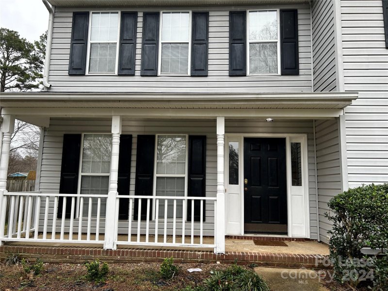 Property image 2 at 5901 Thorn Hill Lane, Charlotte, NC 28208