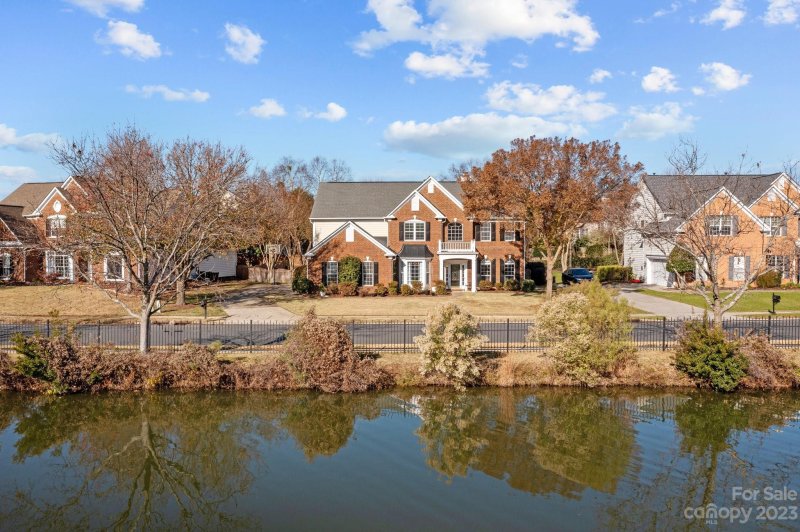 Property image 2 at 5118 King Arthur Drive, Charlotte, NC 28277