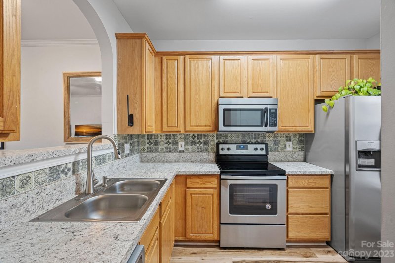 Property image 3 at 8428 Chaceview Court, Charlotte, NC 28269