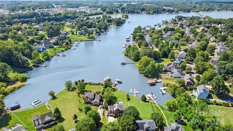 Property image 4 at 260 Chandeleur Drive, Mooresville, NC 28117