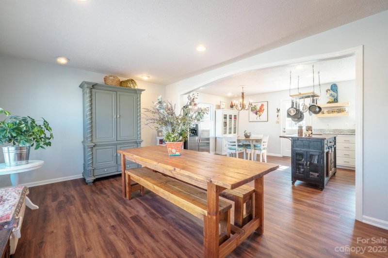 Property image 3 at 313 Clearbrook Road, Matthews, NC 28105