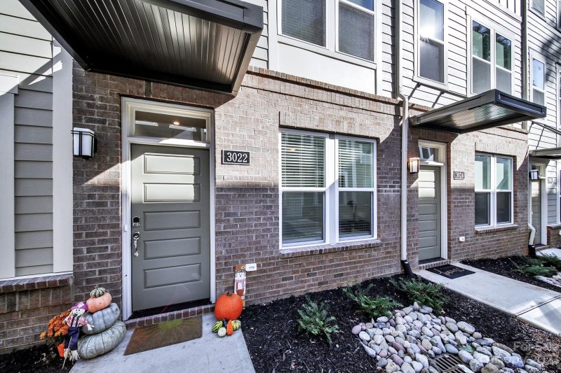 Property image 2 at 3022 Citizens Lane, Charlotte, NC 28205
