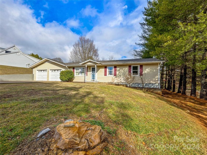 Property image 3 at 24 Lionel Place, Asheville, NC 28806