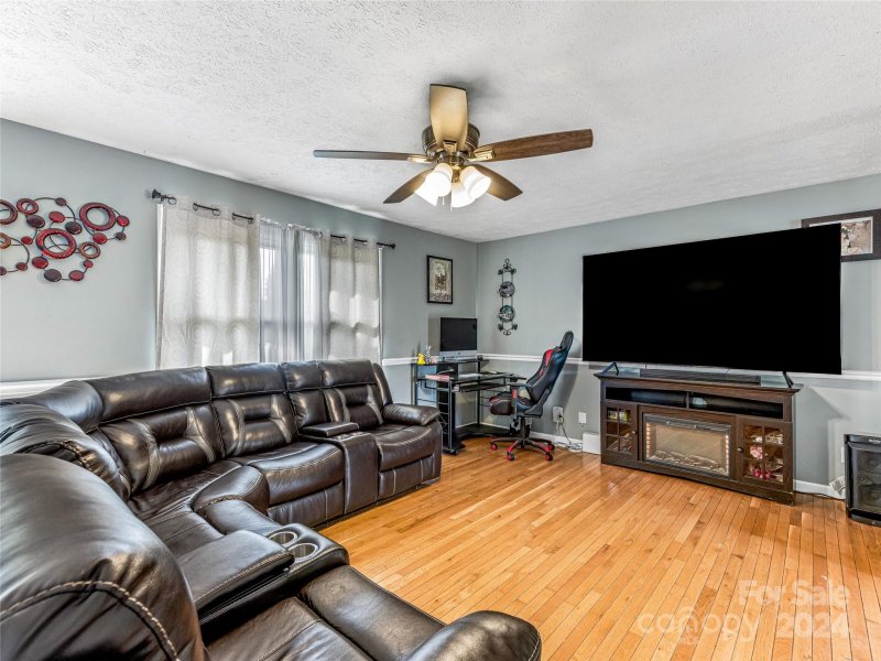 Property image 5 at 24 Lionel Place, Asheville, NC 28806