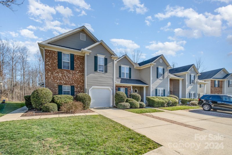 Property image 2 at 8721 Cinnabay Drive, Charlotte, NC 28216