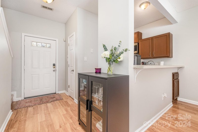 Property image 4 at 8721 Cinnabay Drive, Charlotte, NC 28216