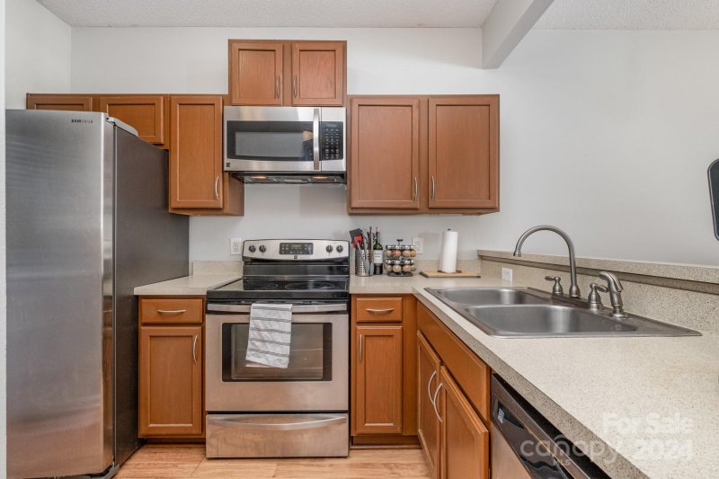 Property image 5 at 8721 Cinnabay Drive, Charlotte, NC 28216