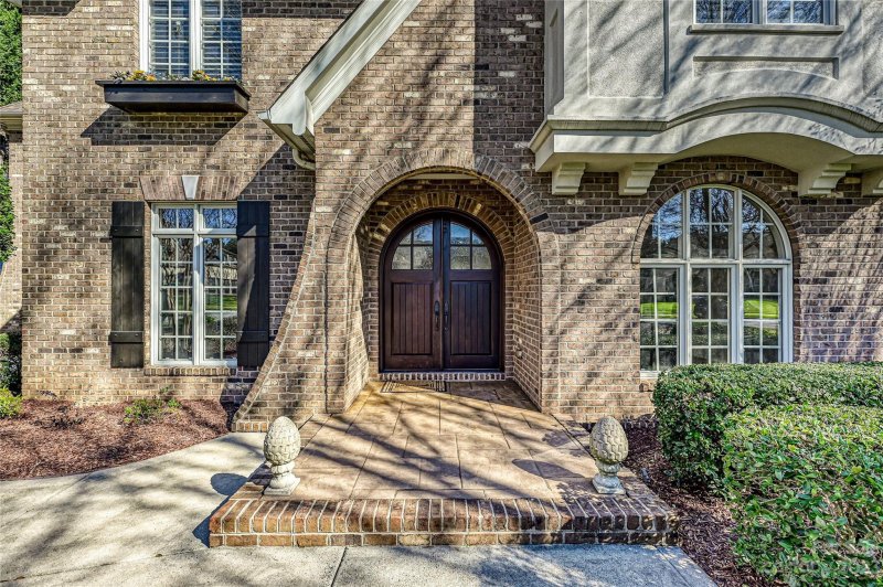 Property image 2 at 7932 Pemswood Street, Charlotte, NC 28277