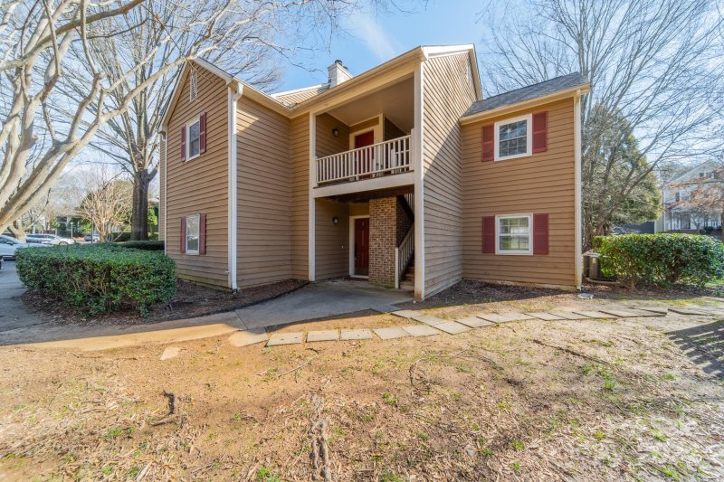 Property image 2 at 3304 Selwyn Farms Lane, Charlotte, NC 28209