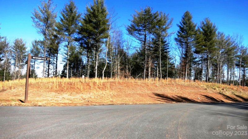 Property image 2 of 1144 Lakeside Way in Waterside, Valdese, NC 28690