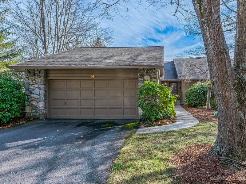 Property image 2 at 34 Stony Ridge, Asheville, NC 28804