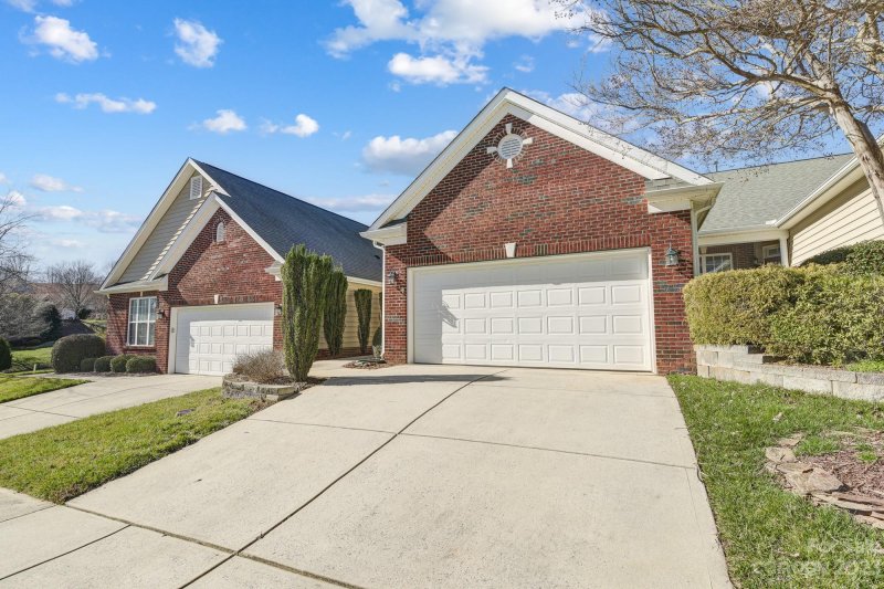 3253 Sapphire Lane