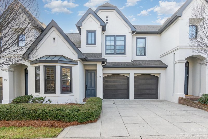 338 Wendover Heights Circle