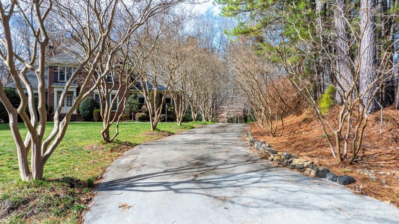 Property image 2 at 292 Harbor Drive, Taylorsville, NC 28681