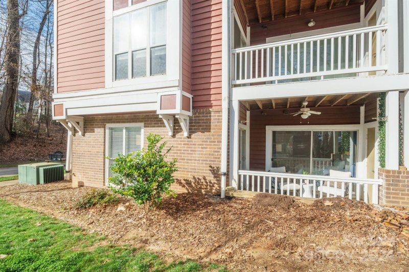 Property image 2 at 2500 Cranbrook Lane, Charlotte, NC 28207