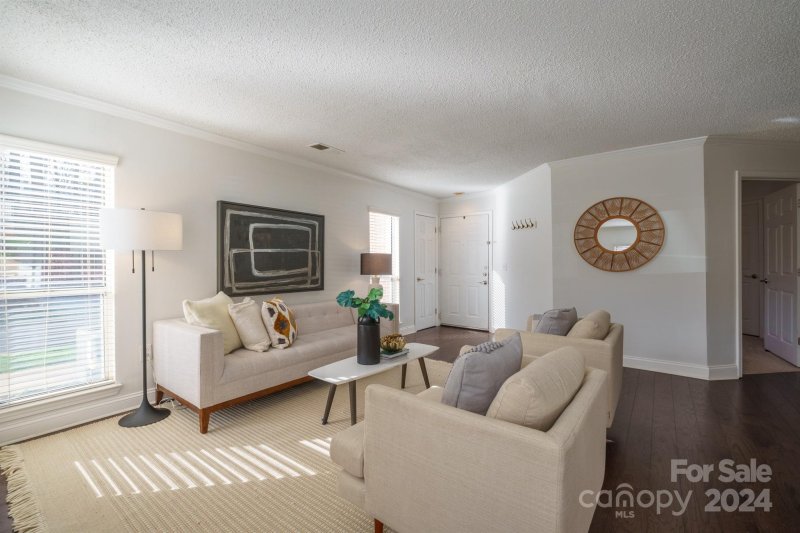 Property image 4 at 2500 Cranbrook Lane, Charlotte, NC 28207