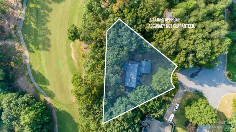 Property image 2 at 4871 Woodwinds Drive, Hickory, NC 28601