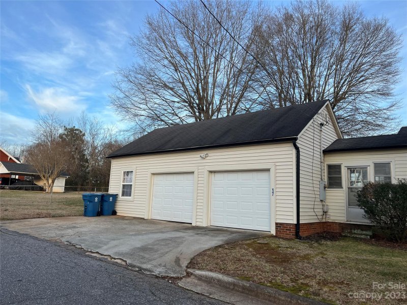 Property image 5 at 17 3rd Avenue, Maiden, NC 28650