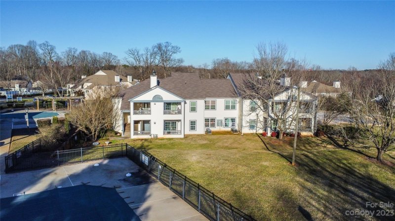 Property image 4 at 8020 Tremaine Court, Charlotte, NC 28227