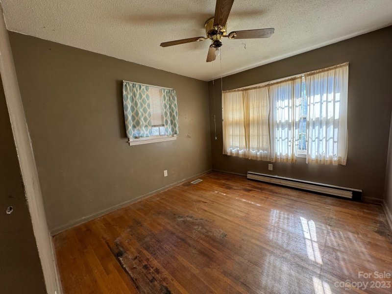 Property image 3 at 300 Edgeland Drive, Matthews, NC 28105