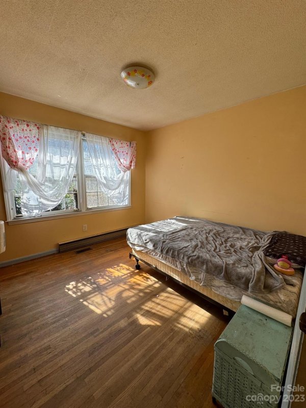 Property image 4 at 300 Edgeland Drive, Matthews, NC 28105