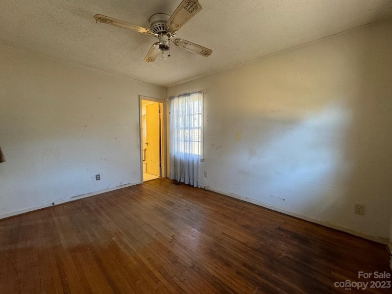 Property image 5 at 300 Edgeland Drive, Matthews, NC 28105