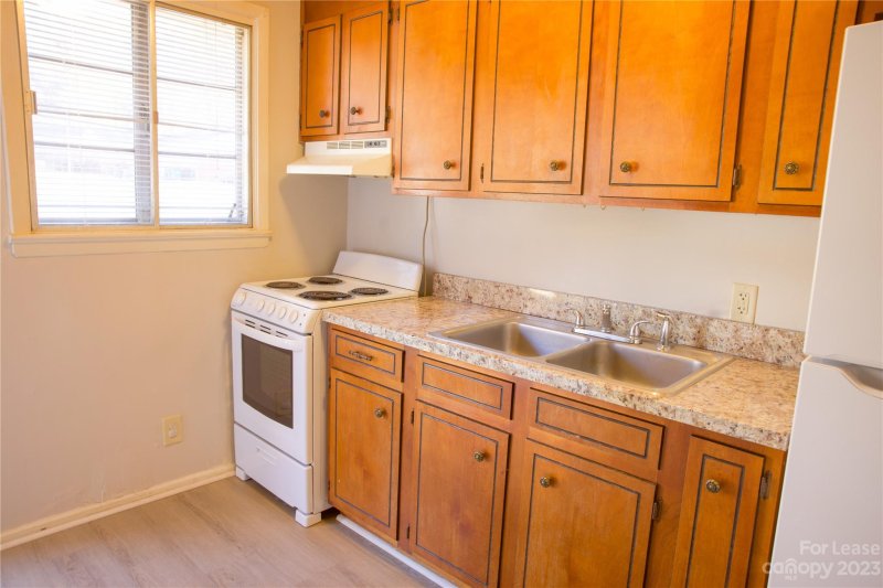 Property image 4 at 1913 Manteo Court, Charlotte, NC 28208