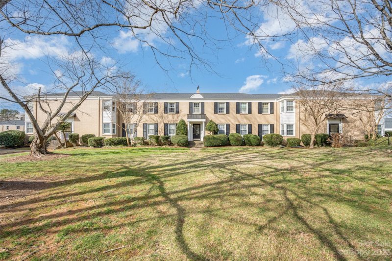 Property image 2 at 540 Wakefield Drive, Charlotte, NC 28209