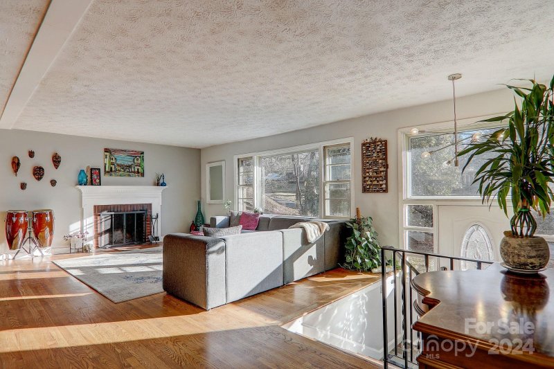 Property image 4 at 53 Beechwood Road, Asheville, NC 28805